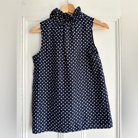 J.Crew 100% Silk Navy And White Polka Dot Sleeveless Blouse. Size 0 - Picture 3 of 6